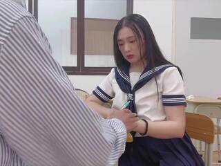The school teacher fuck with his babe student in the classroom Cum in mouth台灣女學生放課後的口爆輔導