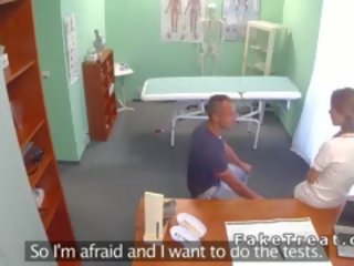 Обманутий bloke отримує помста з медсестра