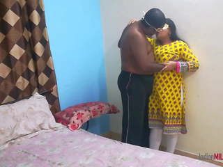 Shanaya Chubby Indian Bengali Bhabhi Seducing Her Tamil