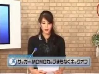 יפני של ספורט חדשות הבזק anchor מזוין מן מאחורי