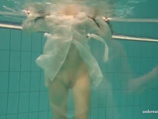 Submerged nënujë petra introduces ju wanna spermë