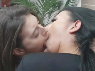 Migliori lesbica profondo bacio, gratis pornhub gratis lesbica hd sporco video bd