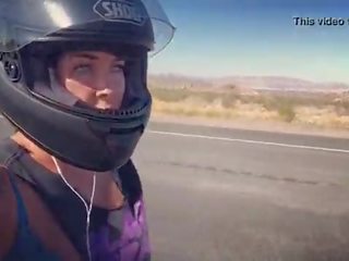 Felicity feline motorcycle cookie na koni aprilia v podprsenka