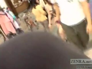 Kuliste sarılı çıplaklık yürüyüş arasında shame subtitle