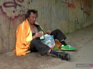 Obdachlos Die Geile MILF Gebumst Und Natursekt: HD porn c3