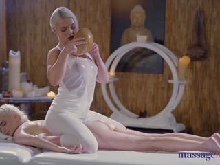 Massasje rom blond nymfer mia casanova og lovita fate sensuell orgasmer