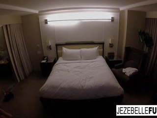Kails jezebelle obligācijas hangs ārā uz viņai viesnīca istaba: hd x nominālā video 43