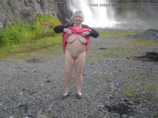 Goldenpussy 76 een harig marriageable oma
