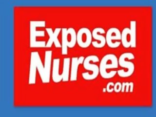 Сладострастен червенокоси медицинска сестра в латекс униформа получава неприятен