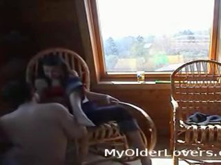 Madhështor russain adoleshent gëzojnë një i vjetër manhood i kapuri nga spycam