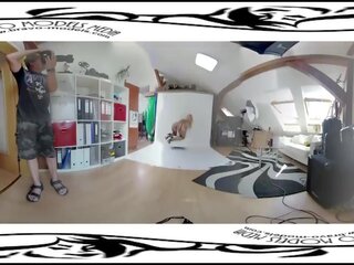 Supergirl izzy delph 3dvr360 video hinter der bühne aus schießen vor masturbation dreckig klammer zeigt an