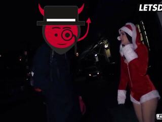 Naughty street girl Lullu Gun Sucks Santa's Dong Then Bangs Amateur shaft In Bus During Christmas - LETSDOEIT