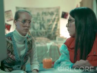 Nerdy lesbietes blinded līdz zinātne & neticams virtual milf-girlcore