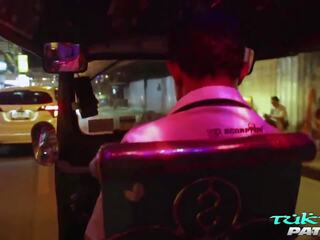 Tuktukpatrol bronzeado linha asiática quer ejaculações tudo sobre dela rosto