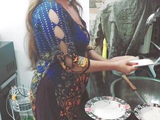Punjabi pokojówka pieprzony w kuchnia przez szef z jasny audio | xhamster