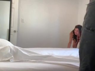 Johnny sins - solis māte palīdz dēls launch gulta un fucks viņam uz tas!