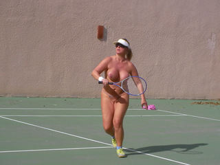 Telanjang bermain tenis: telanjang twitter x rated film klip 26
