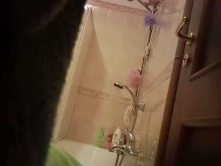Meglesés kamera -ban otthon zuhany
