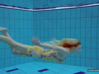 Milana voda terrific podvodné bazén
