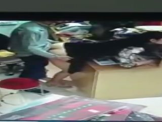 Shop owner fucked bhabhi in mall