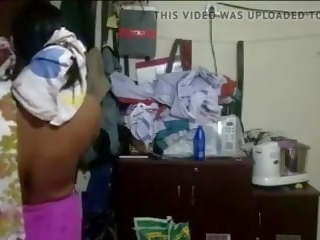 Tamil huisvrouw naakt boezem vid aanlokkelijk 1 uur na bad: vies klem f8