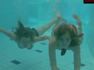 Nastya e libuse provocatorio divertimento sott’acqua