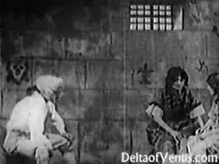 Bastille den - antický dospělý klip 1920