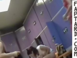 Επιτυχία σπέρμα σε κορίτσια locker δωμάτιο στο ο γυμναστήριο