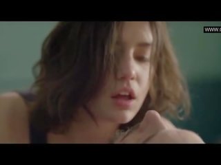 Adele Exarchopoulos - Topless sex movie Scenes - Eperdument (2016)