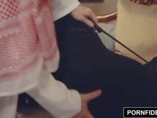 Pornfidelity 阿拉伯 女孩 纳迪亚 阿里 处罚 由 白 putz
