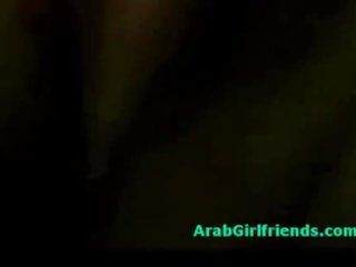 Arab pisklęta na amatorskie mov pieszczoty i wziąć the załadować