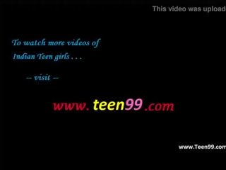 Teen99.com - 印度人 村 爱人 smooching suitor 在 户外