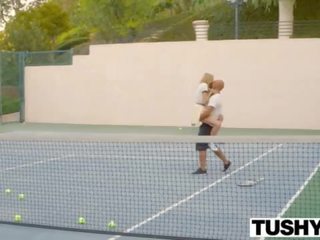 Tushy i parë anale për tenis student aubrey yll