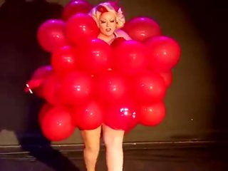 Cabaret burles malaswa martini baloon