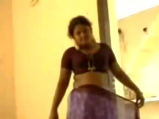 Southindian Busty Tamil Aunty's sex video Un