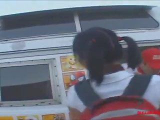 Gullibleteens.com icecream truck في سن المراهقة knee ارتفاع أبيض جورب الحصول على فم امرأة سمراء