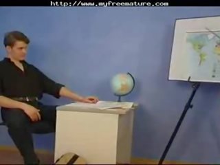Ruský babičky učitel a ji studentská ripened zralý dospělý klip babičky starý výstřiky připojenými opčními výstřel